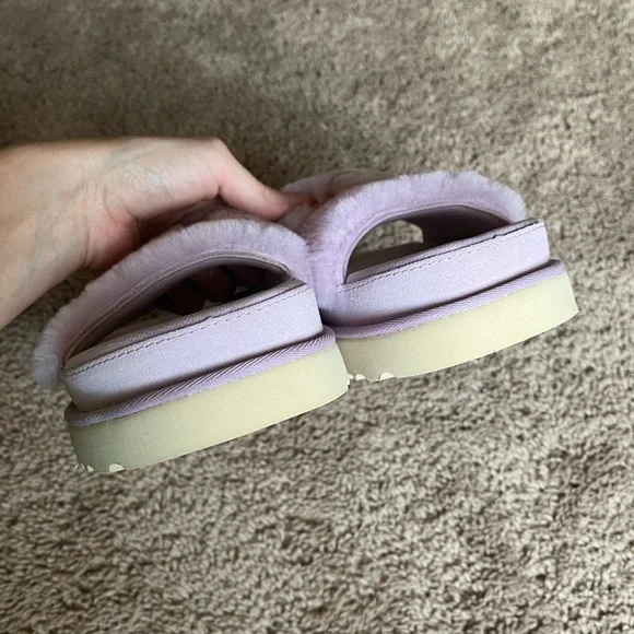 SOLD ON CROSSPOST UGG Laton Fluffy Flatform logo slides - Picture 6 of 14